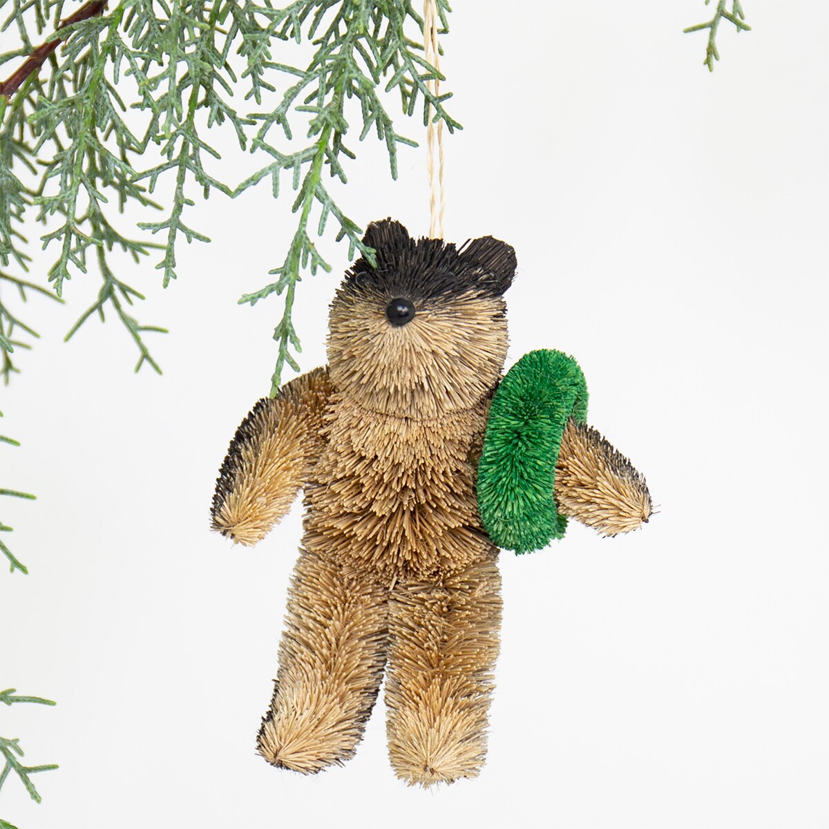 BRUSH BEARWREATH Ornament
