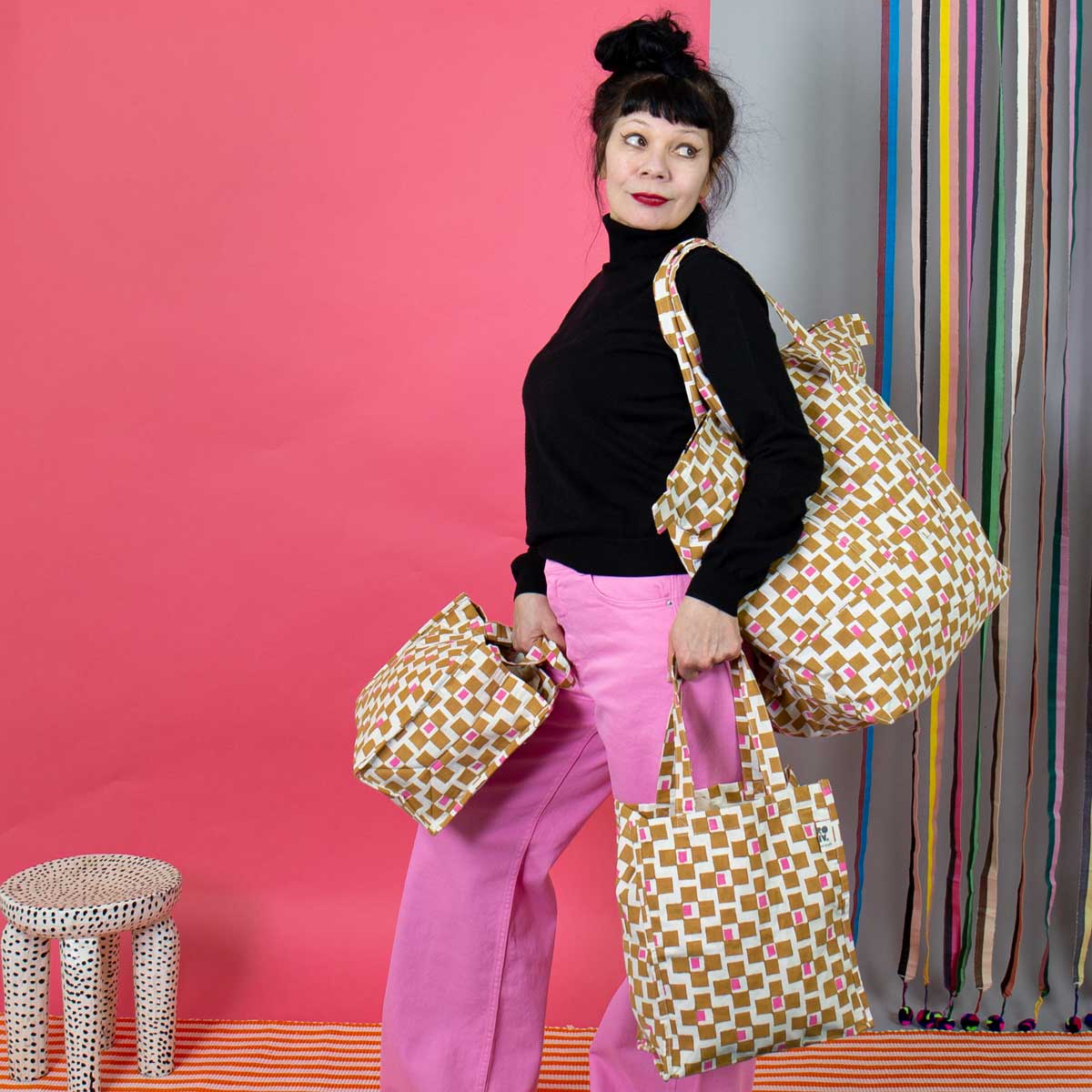 COUPLE Weekendbag, mustard/cerise