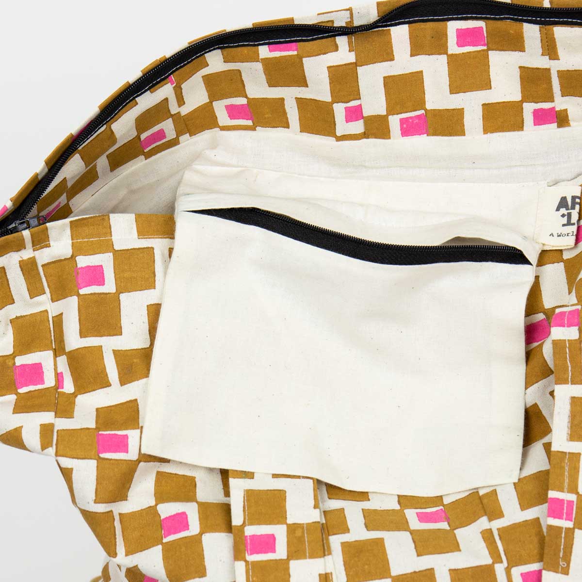 COUPLE Weekendbag, mustard/cerise