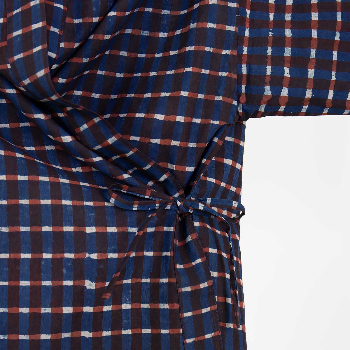 kort kimono med rutigt mönster, i blått och rött - Fair Trade