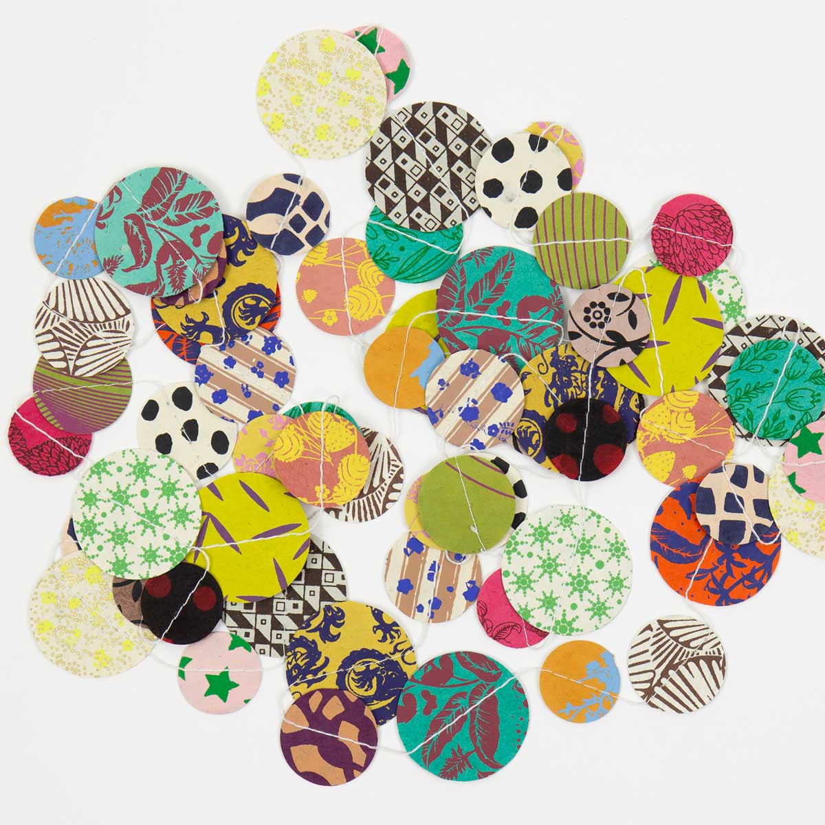 DOTS IN A ROW Girlang