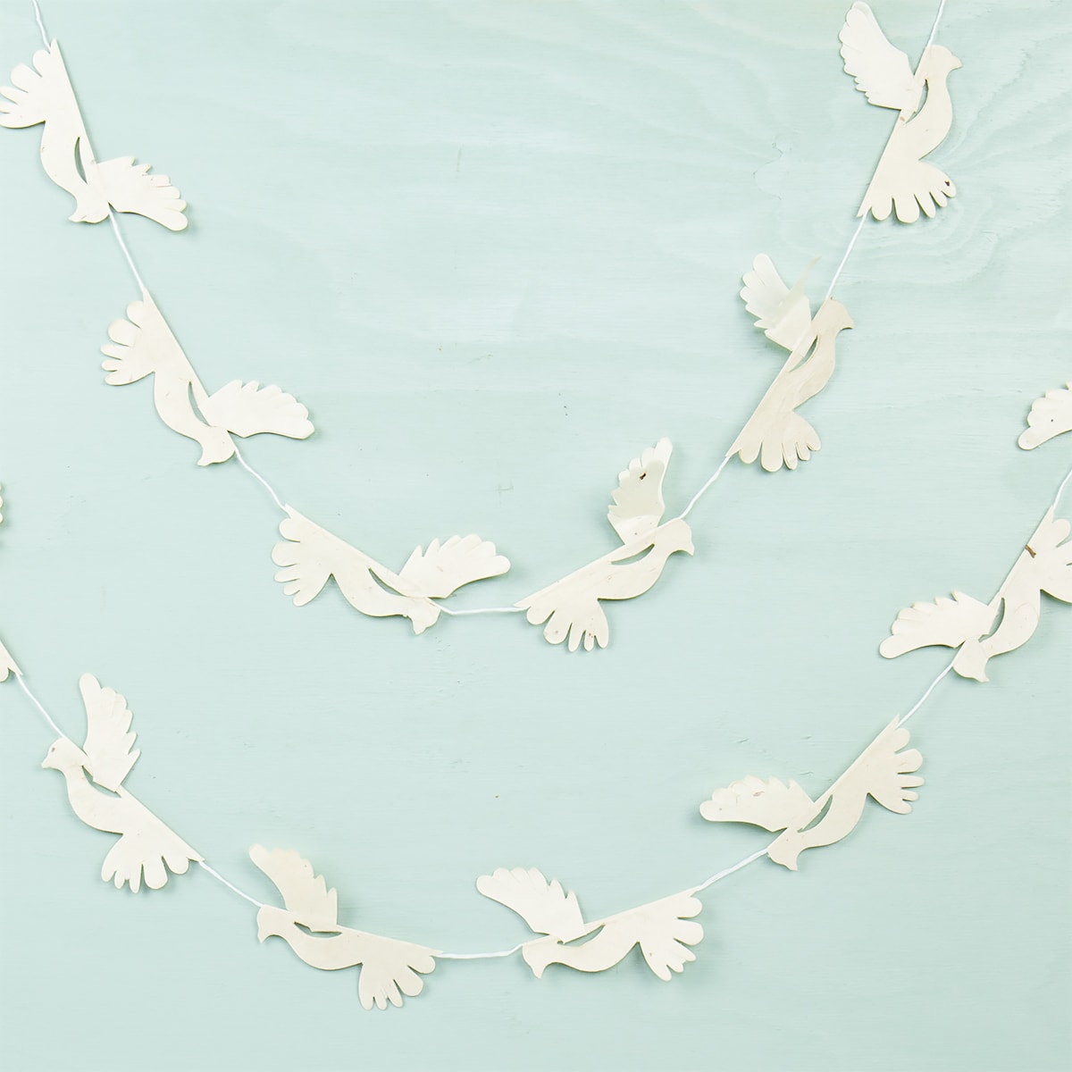 DOVE Garland, white