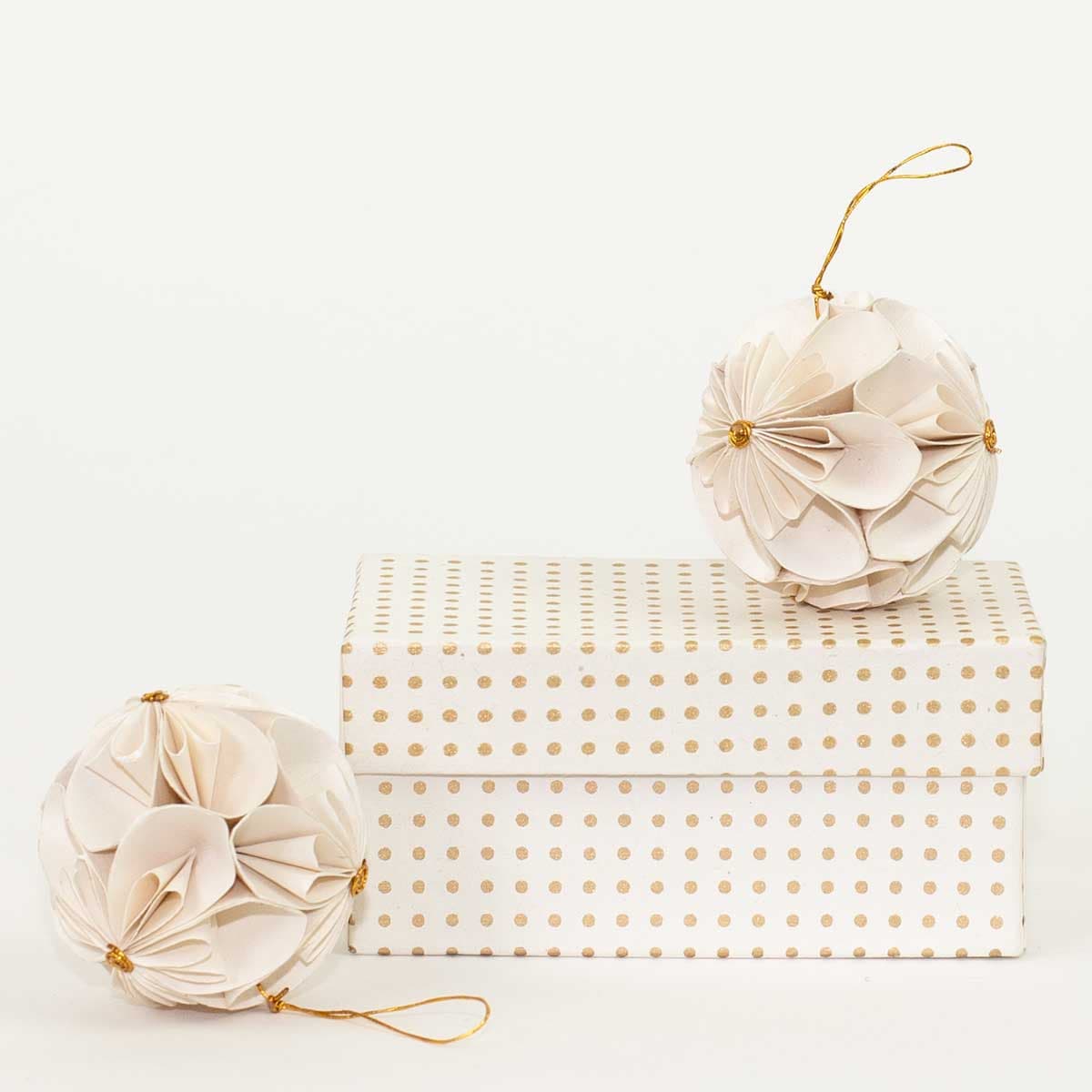 FLOWER BALL Ornament 2-p, white