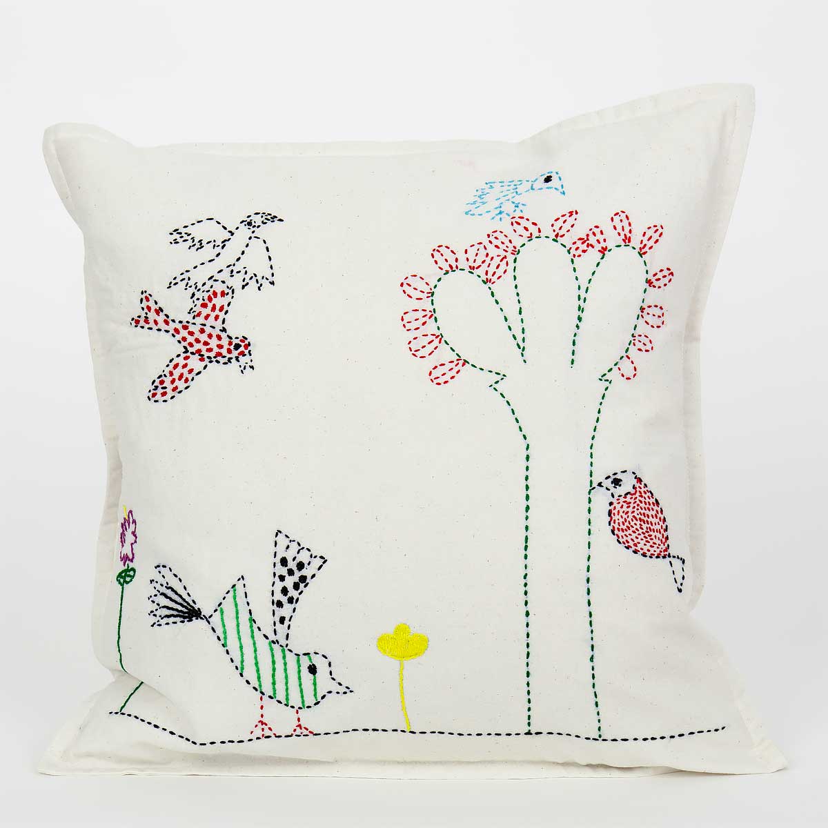 Kudde 40x40 med handbroderat mönster i färglada färger