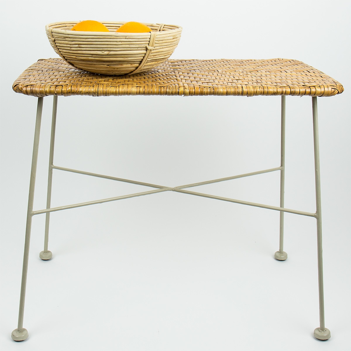 MANILA Small table, light grey legs