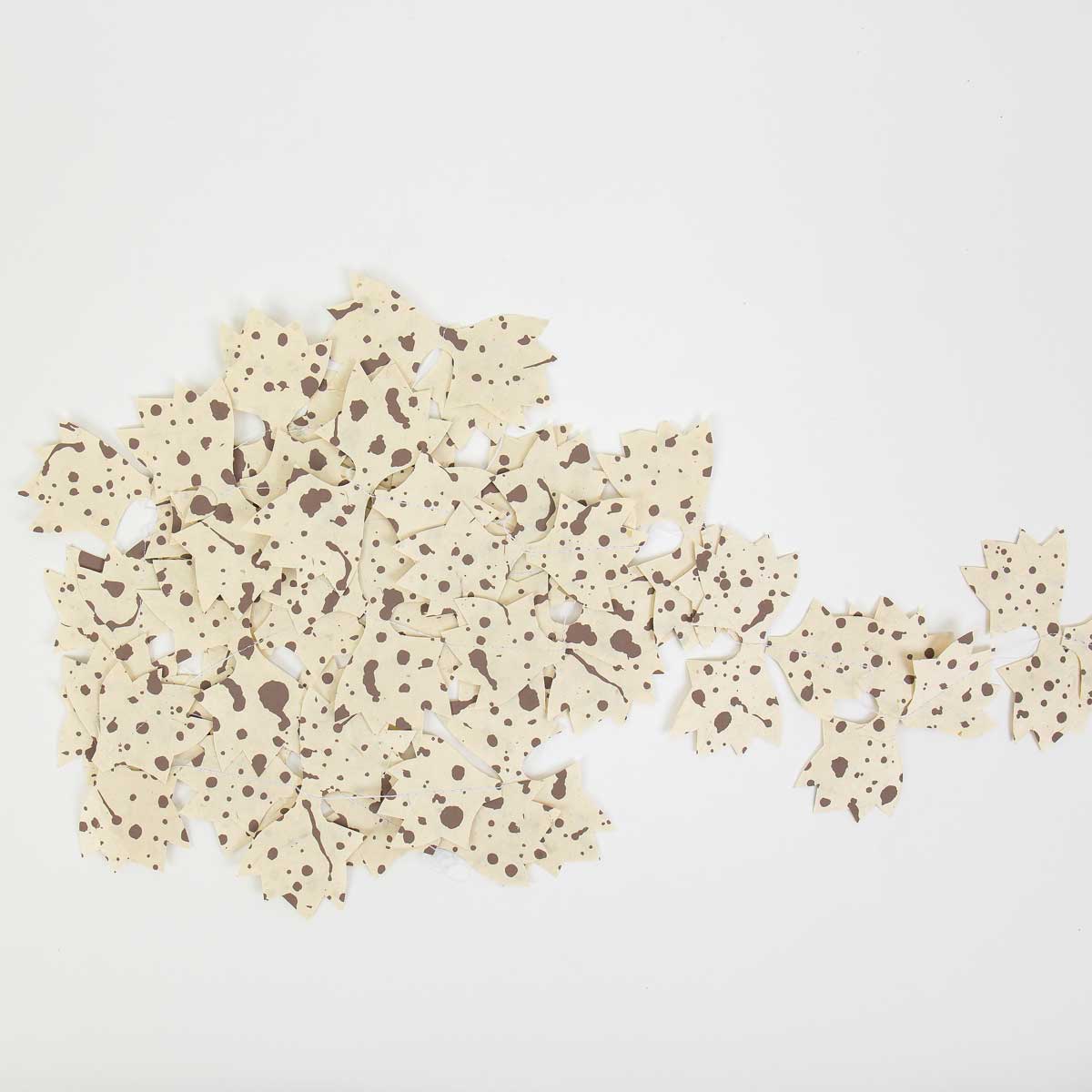 MAPLE SPLASH Garland, offwhite/grey