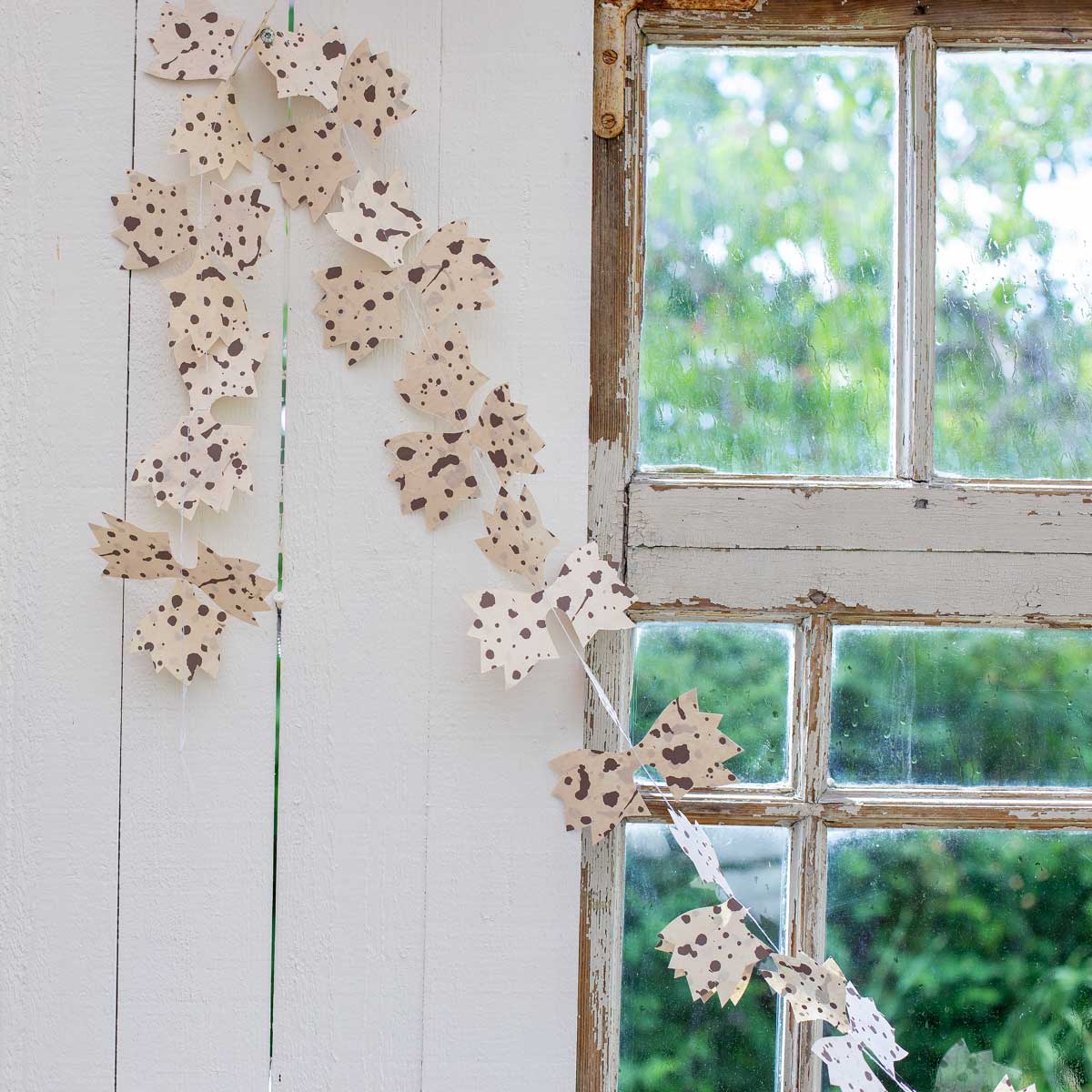 MAPLE SPLASH Garland, offwhite/grey