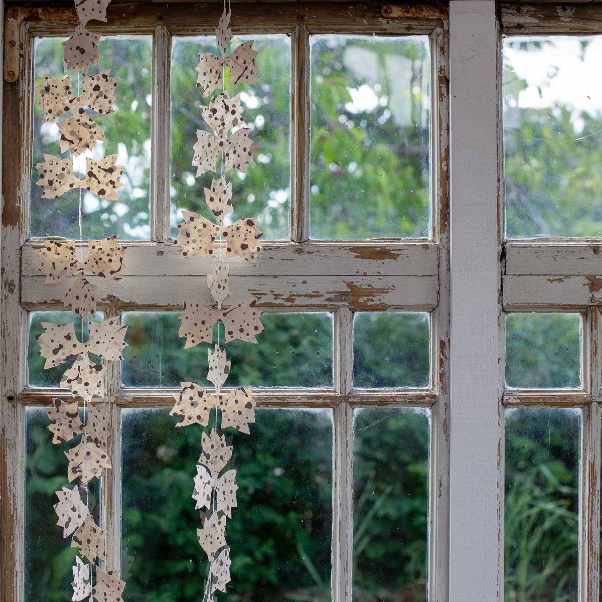 MAPLE SPLASH Garland, offwhite/grey