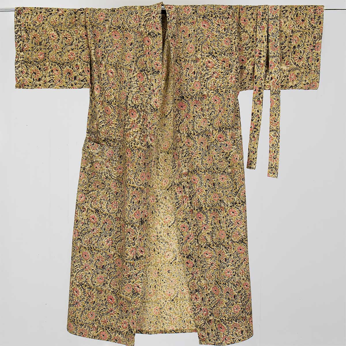 Hellång kimono i senapsgult blommönster - Fair Trade