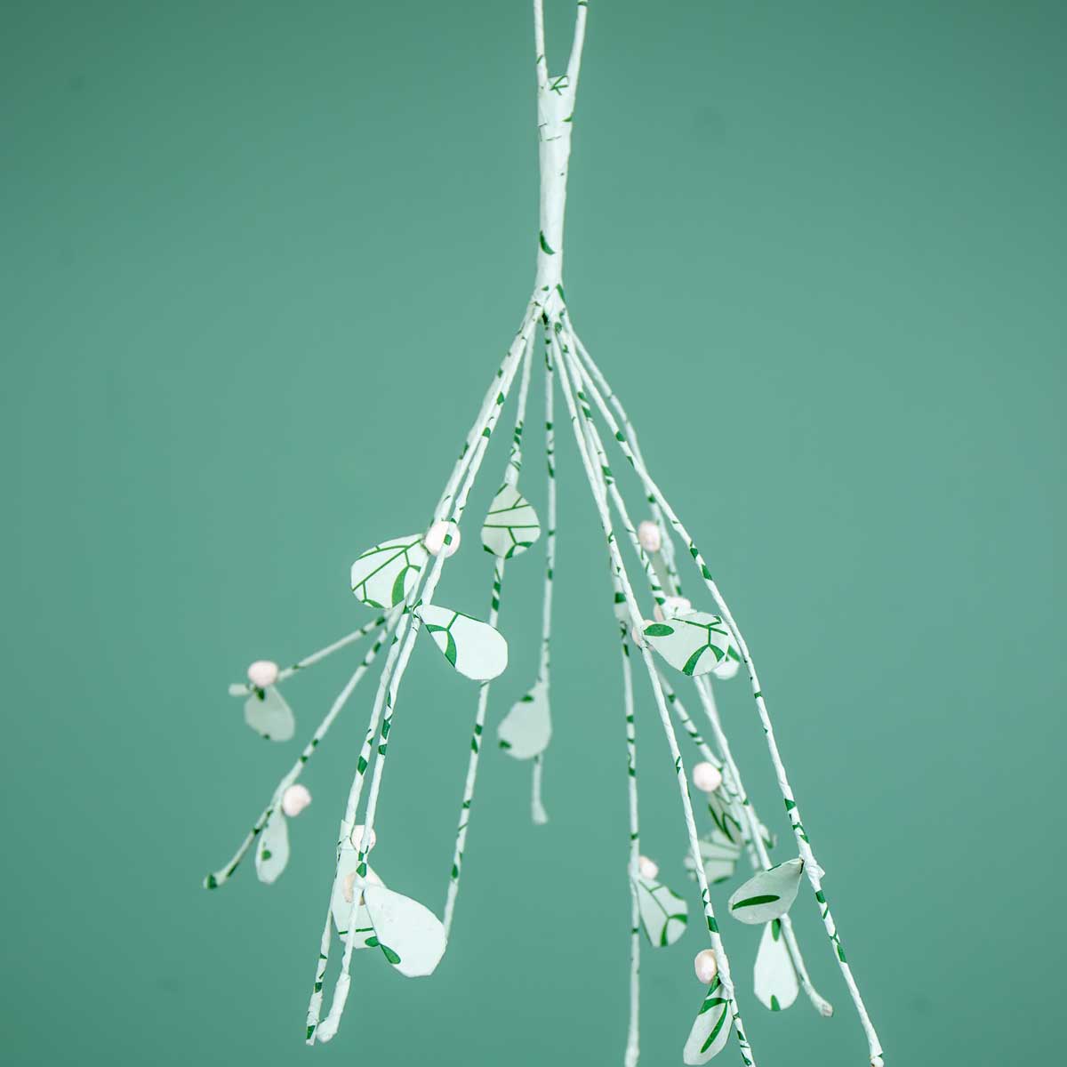 Grönvit mistel av papper
