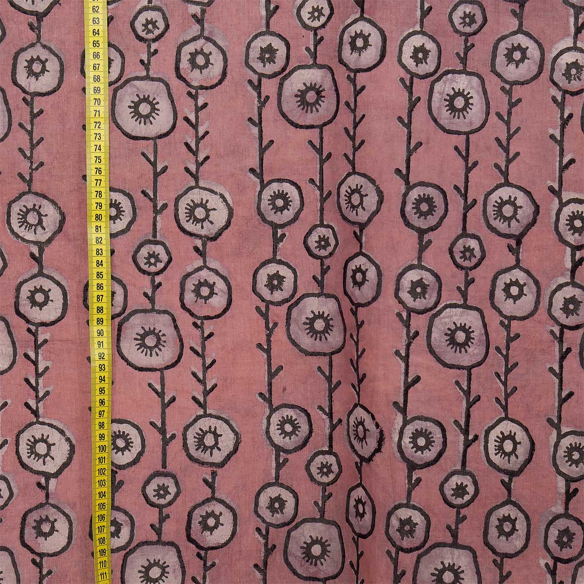 Tyg på metervara, blommigt möster i rosa - Fair Trade