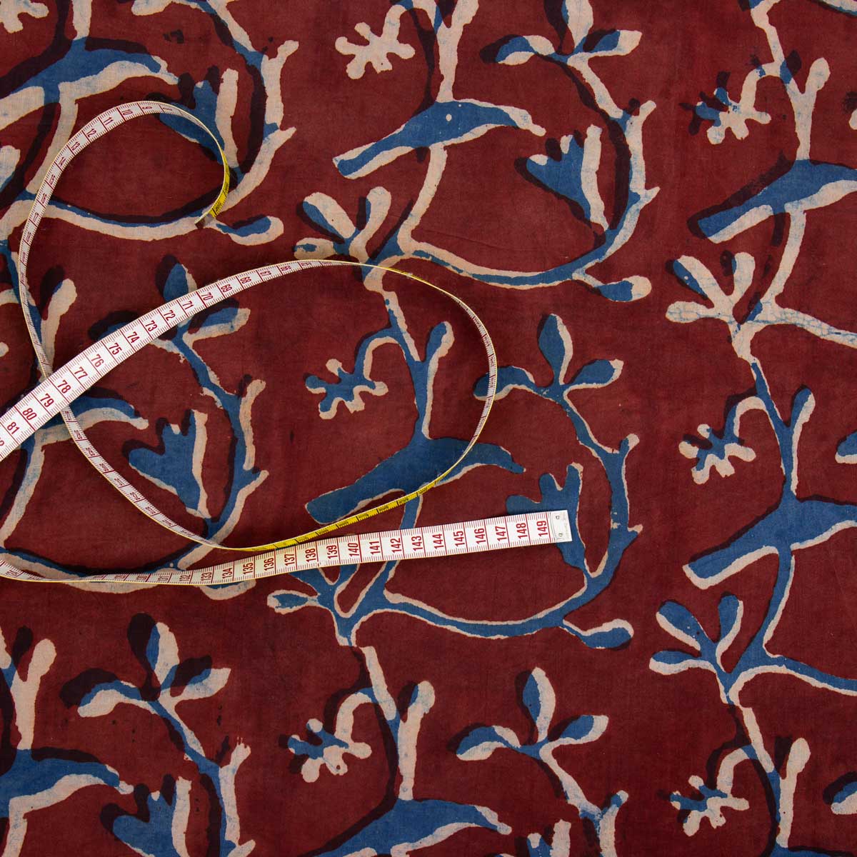 NATURAL BIRDBRANCH Fabric, red/blue
