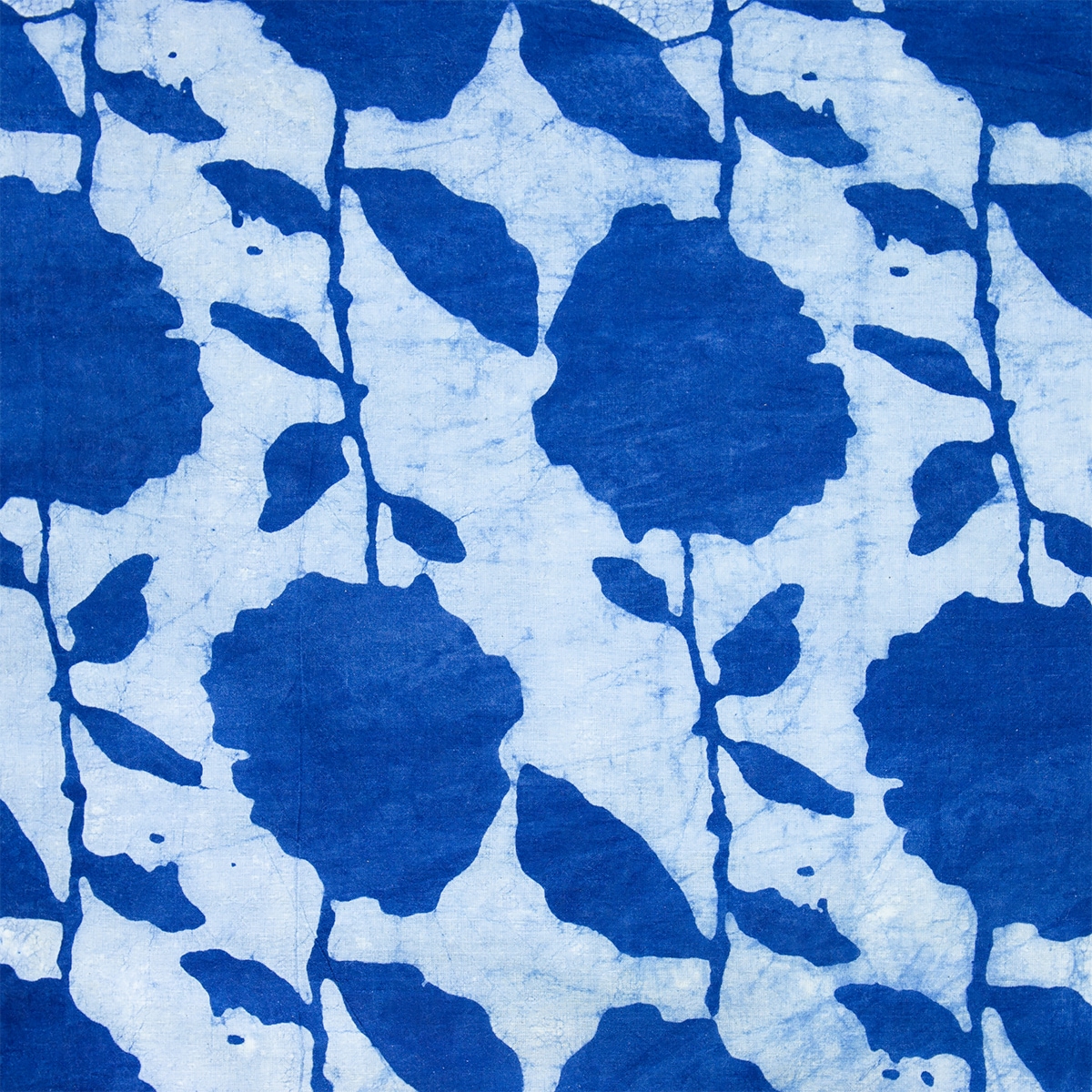 NATURAL Climbing rose Fabric, indigo