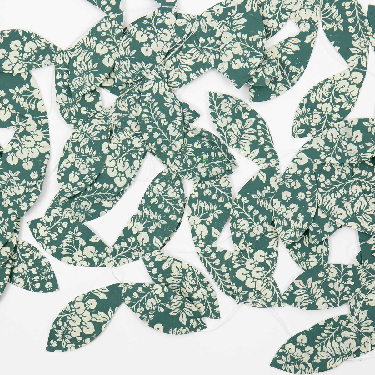 NATURE BLOOM Garland, green