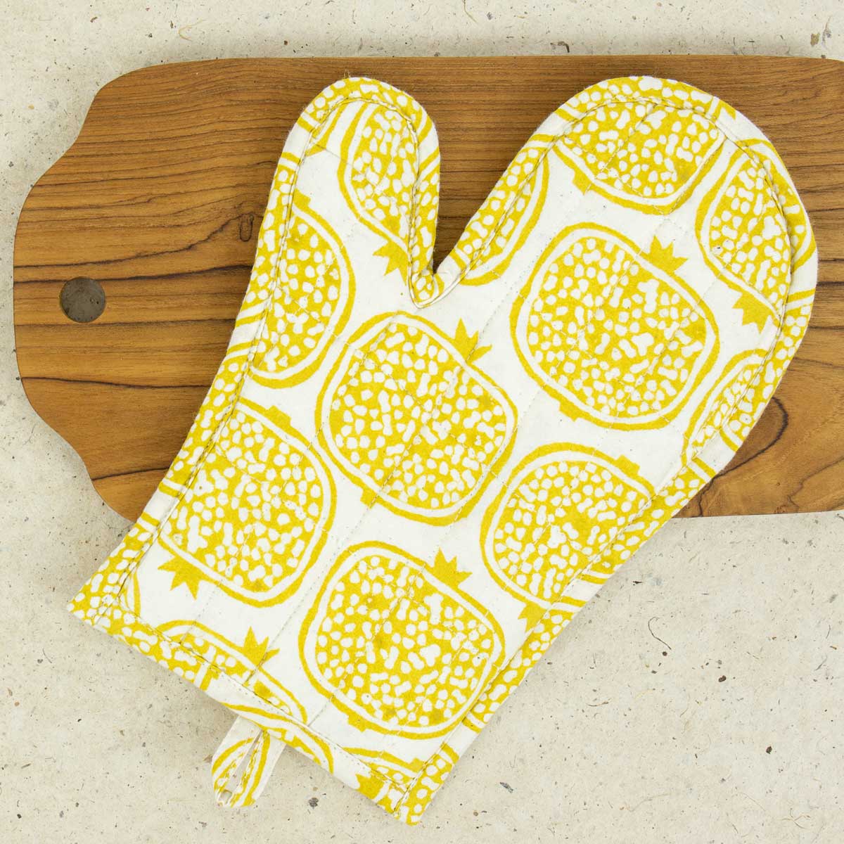 POMEGRANATE Oven glove, yellow