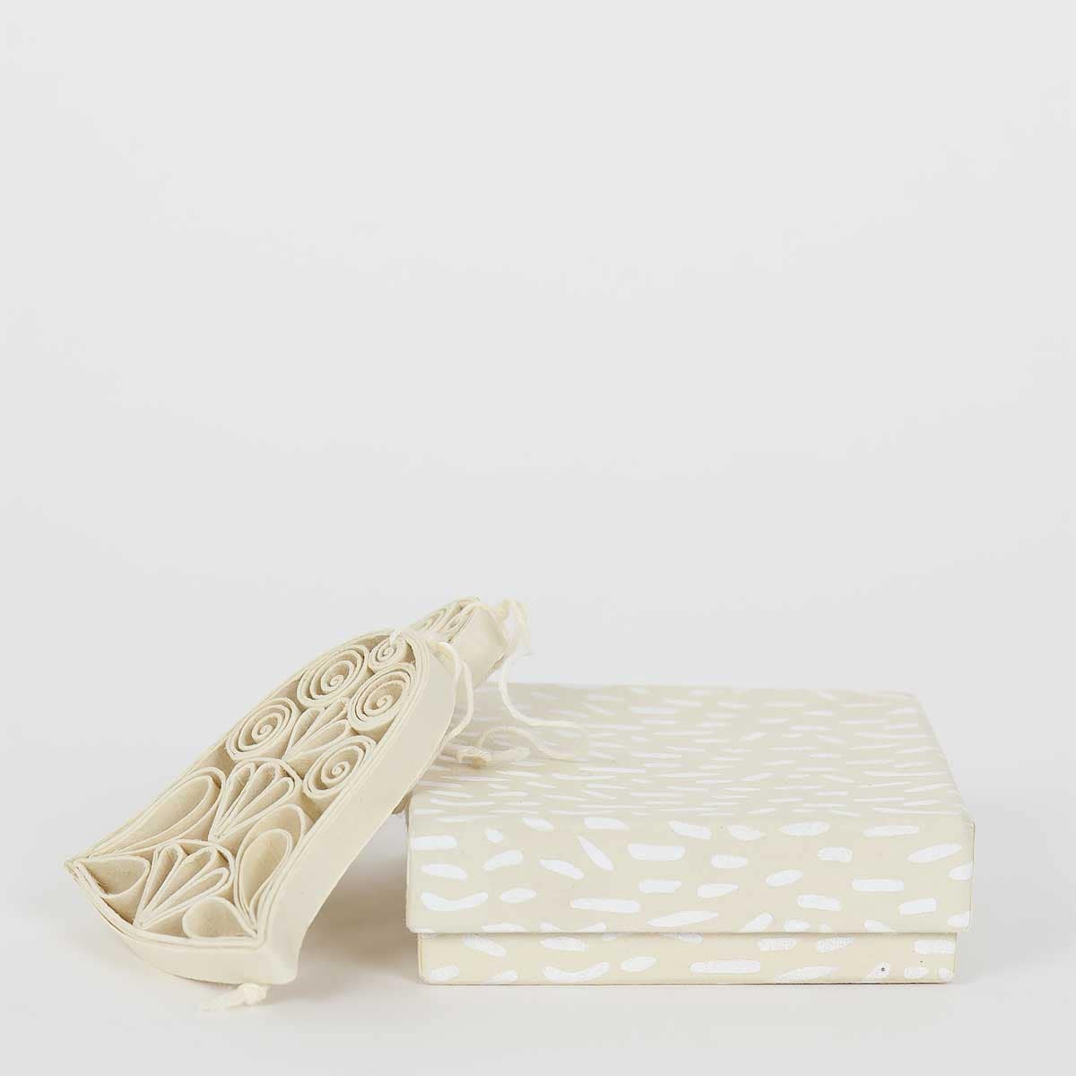 Juldekoration gjord i papper - A World of Craft