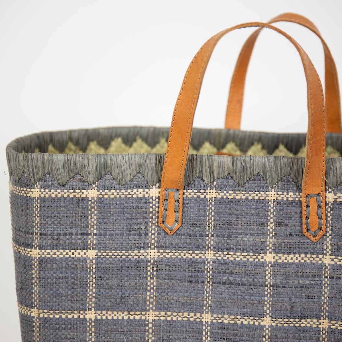 RAFFIA Väska rutig S, grå