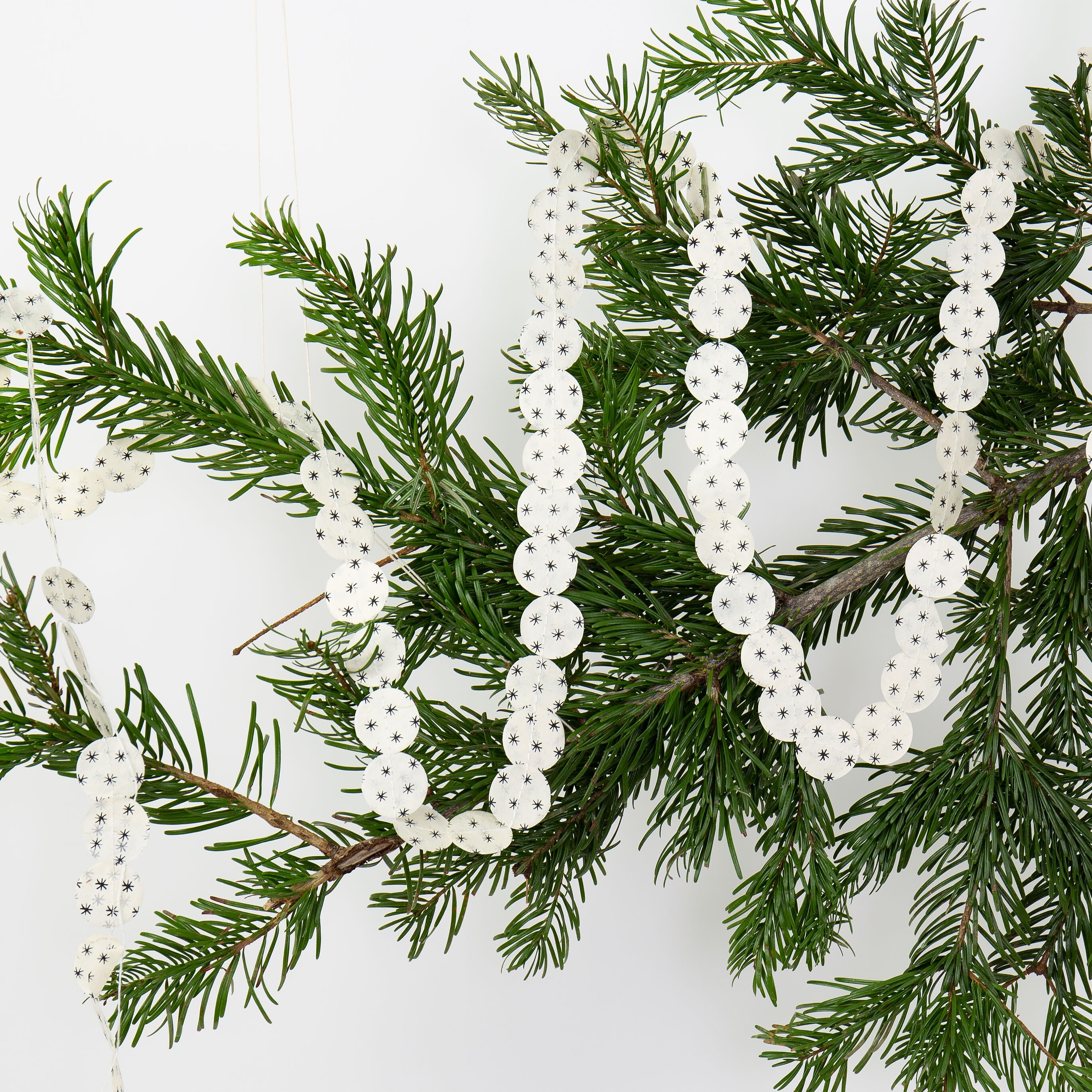 SLINGA Garland, white/black
