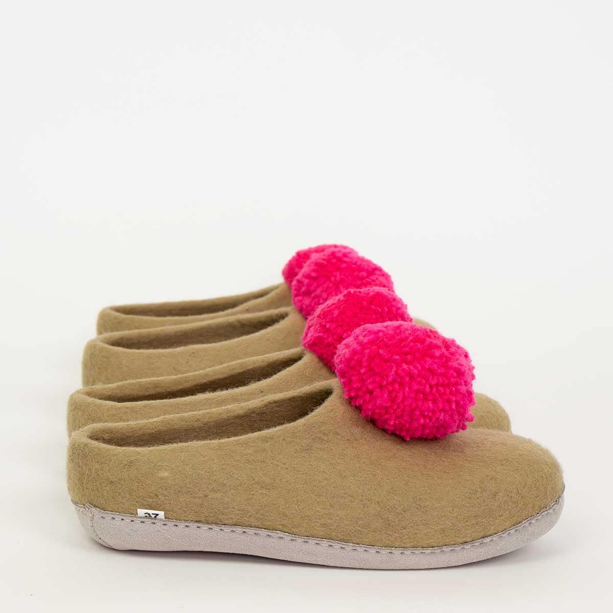 SLIP POMPOM Slippers, beige, pink