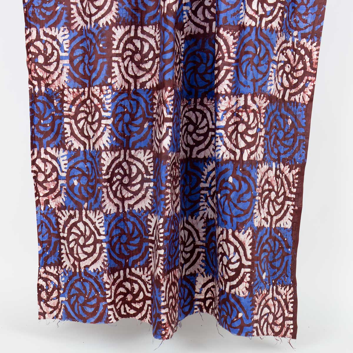 TILE BATIK Cloth 85x280 cm, blue/wine